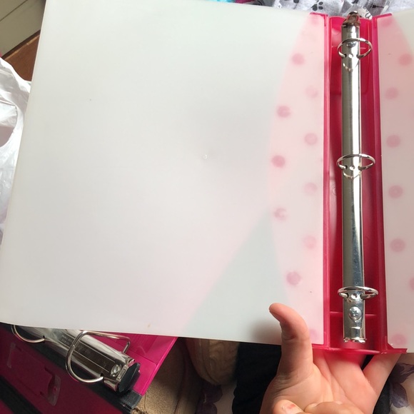 Cute pink and clear binder - Picture 3 of 4